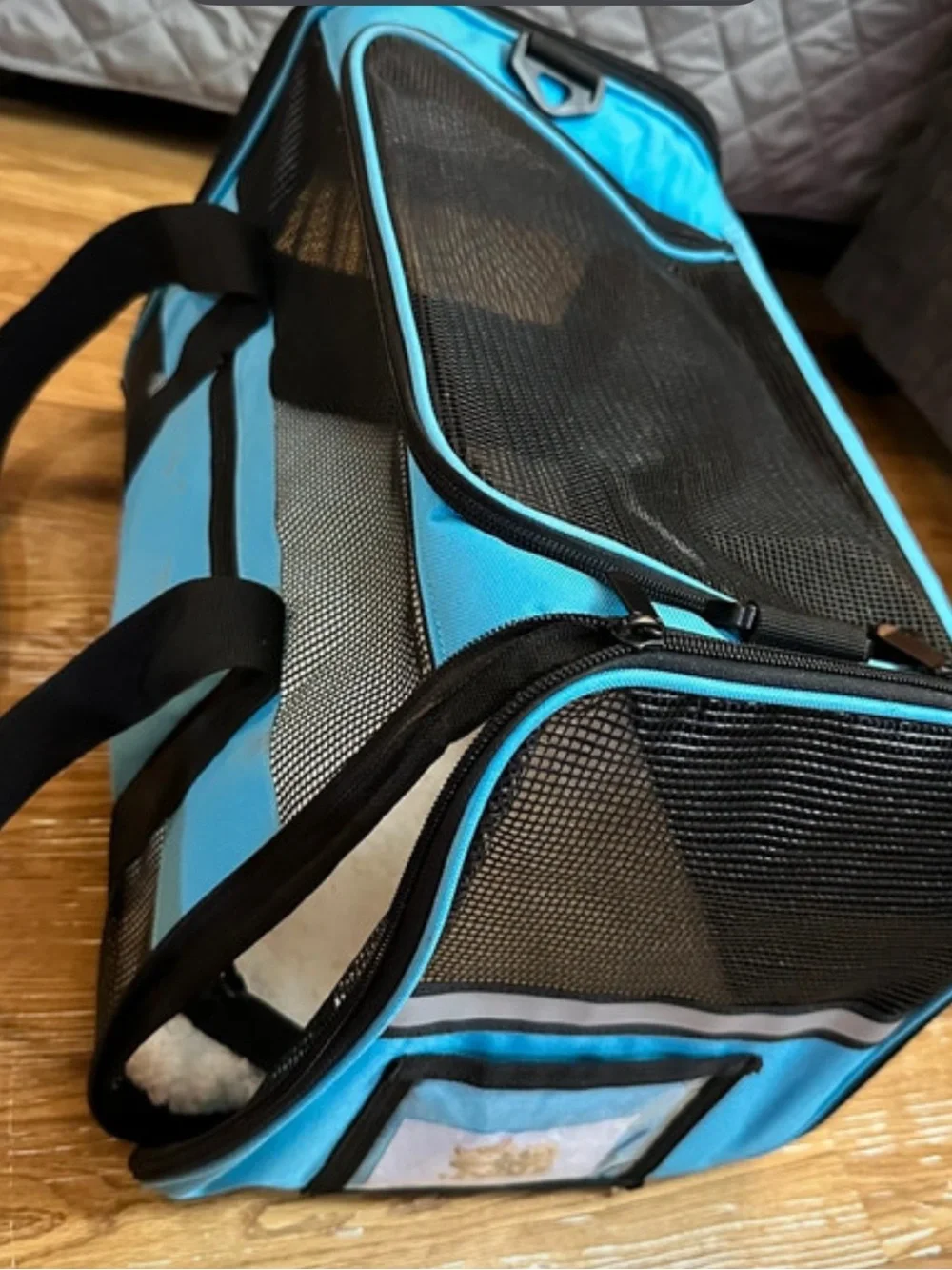 “Like New”. Excellent Condition! Foldable Blue Small Cat/Dog Pet Carrier.